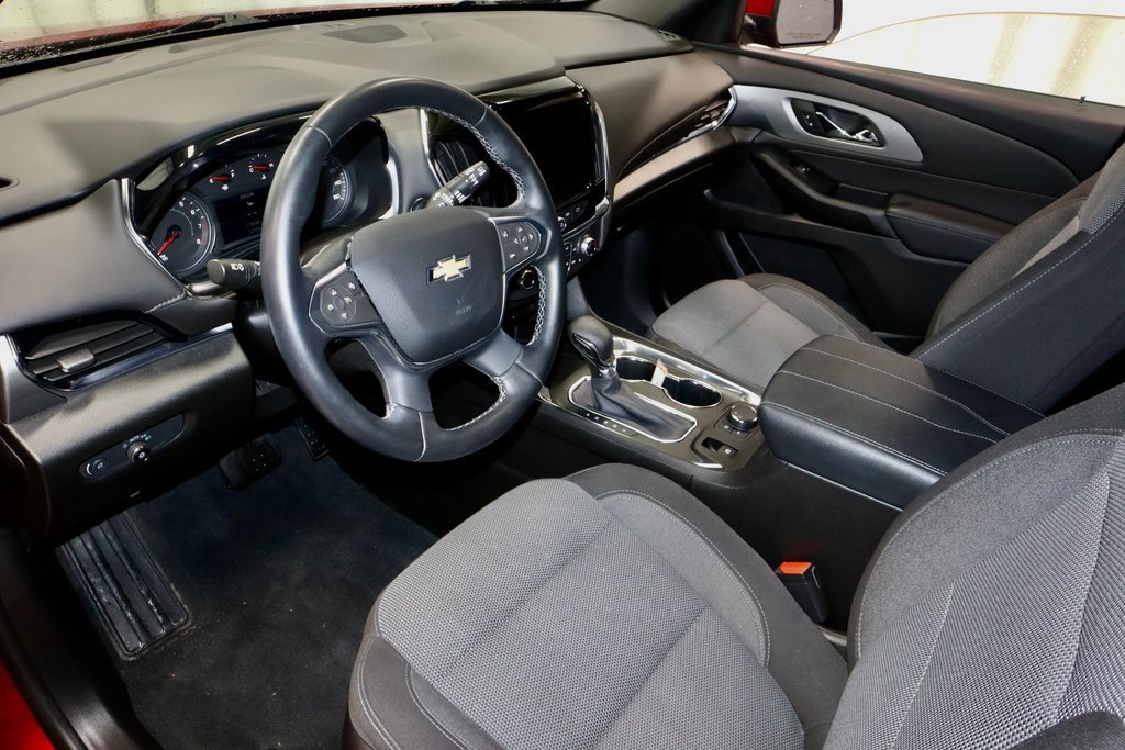 Used 2023 Chevrolet Traverse LT image 25