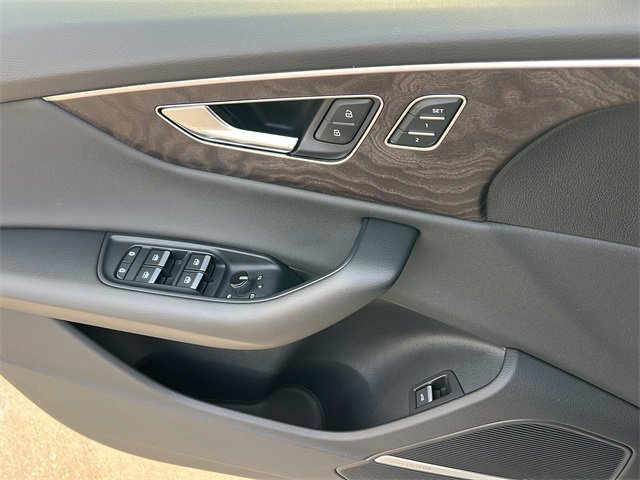 Used 2022 Audi Q8 Premium Plus w/ Premium Plus Package image 23