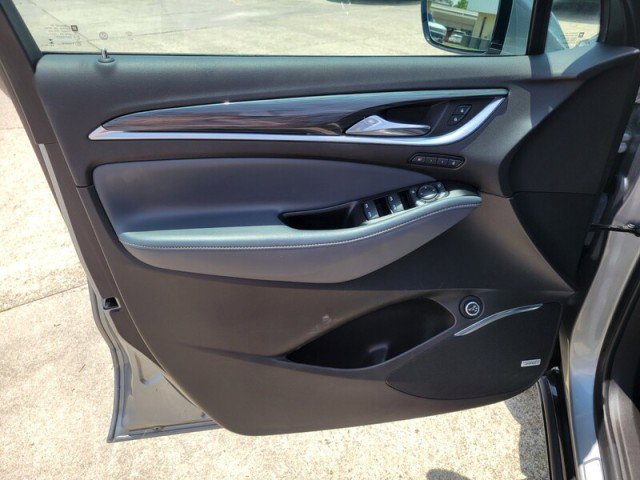 Used 2024 Buick Enclave Premium image 27