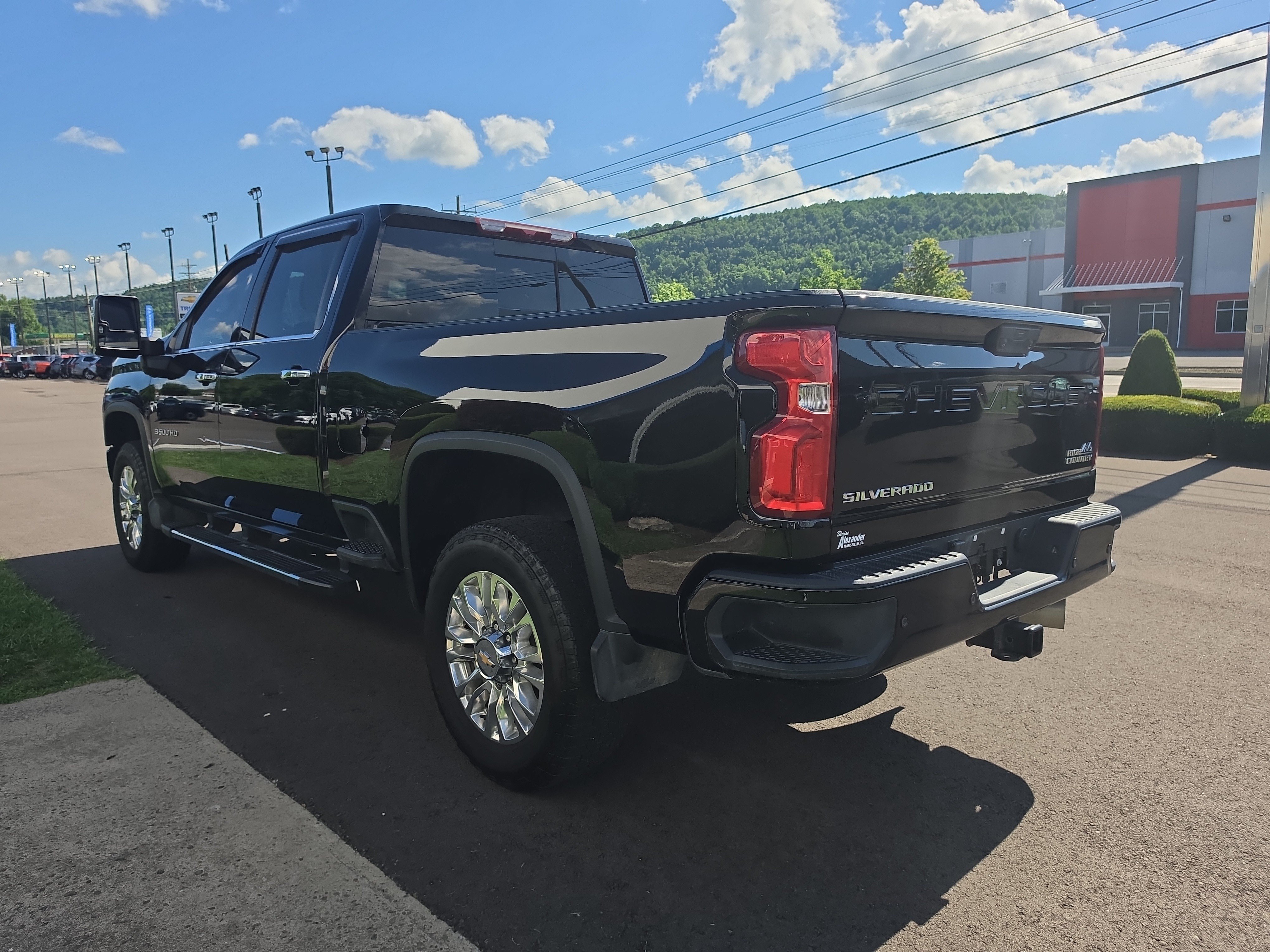 Used 2023 Chevrolet Silverado 3500 High Country w/ Z71 Off-Road Package AWD/4WD image 6