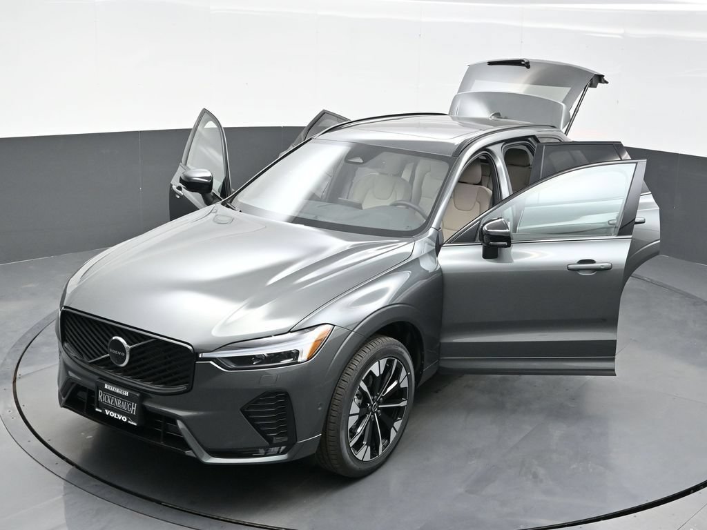 New 2026 Volvo XC60 B5 Plus w/ Climate Package AWD/4WD image 38