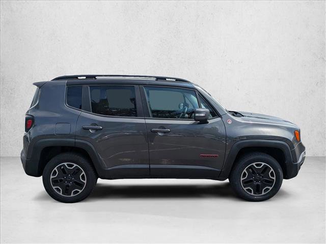 Used 2017 Jeep Renegade Trailhawk w/ Premium Trailhawk Package AWD/4WD video 4
