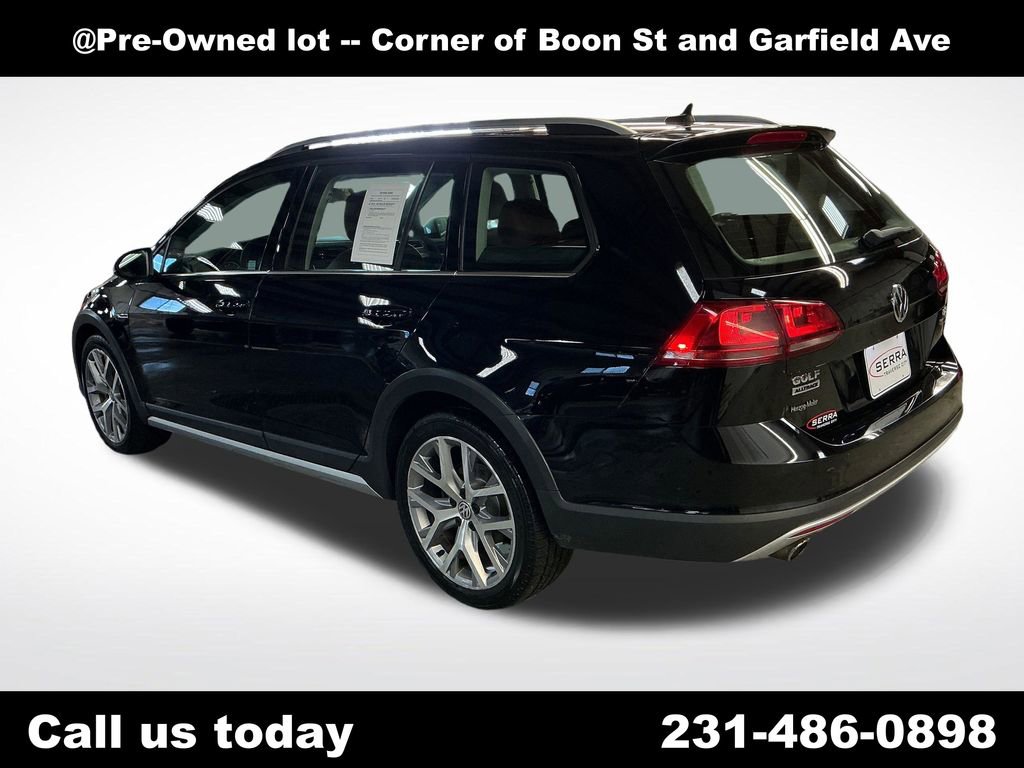 Used 2017 Volkswagen Golf Alltrack S AWD/4WD image 3