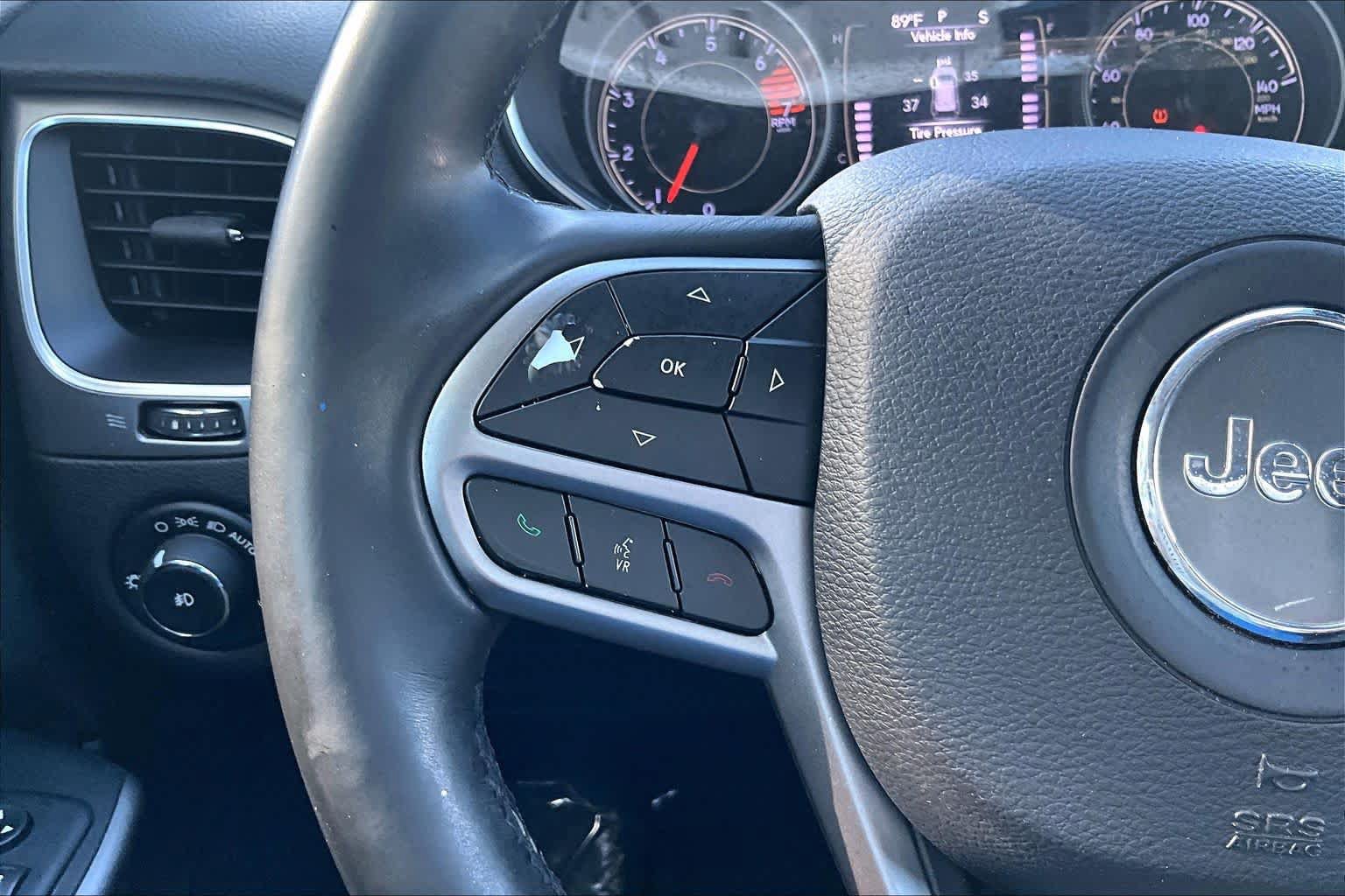 Used 2019 Jeep Cherokee Latitude Plus FWD image 24