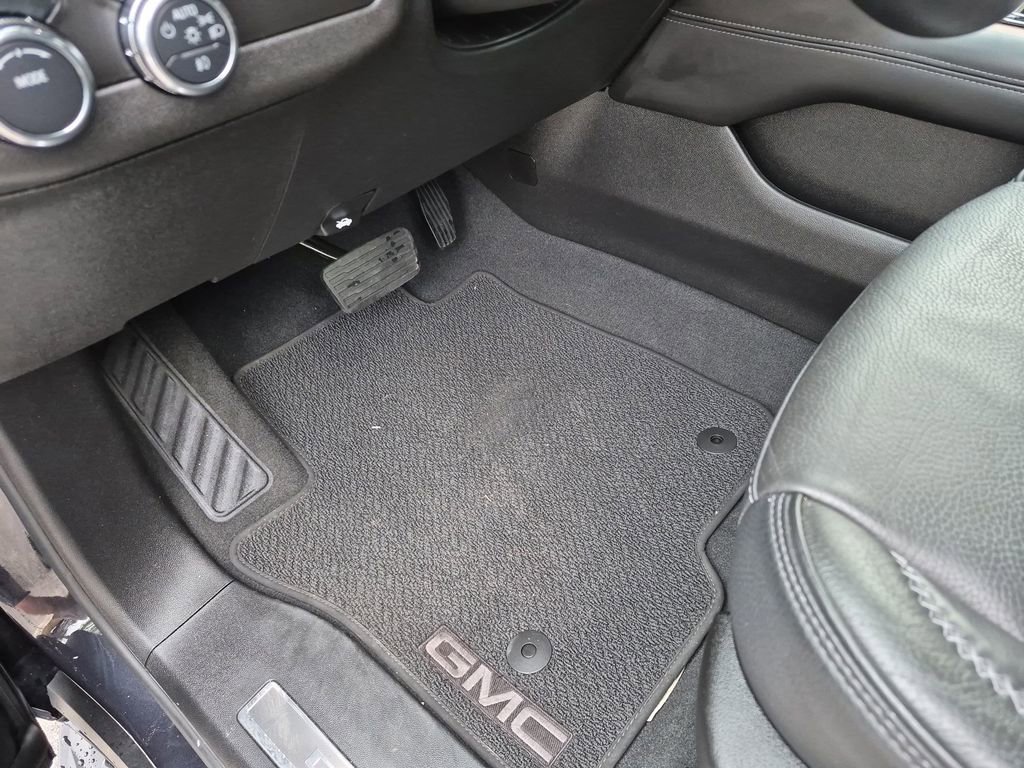 Certified 2025 GMC Yukon Denali RWD image 20