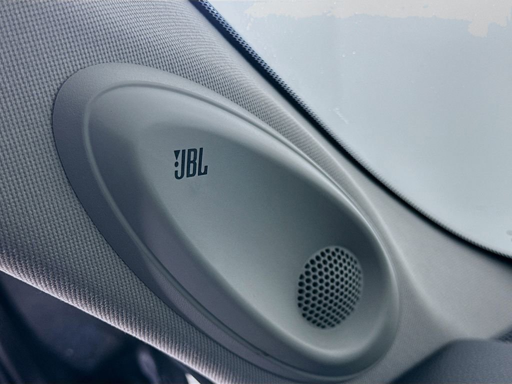 Used 2021 Toyota Highlander Limited image 19