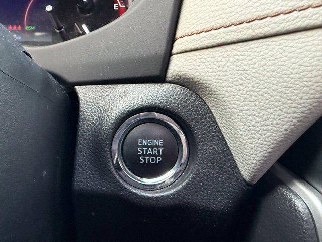 Used 2019 Toyota RAV4 Limited w/ Cold Weather Package AWD/4WD image 22