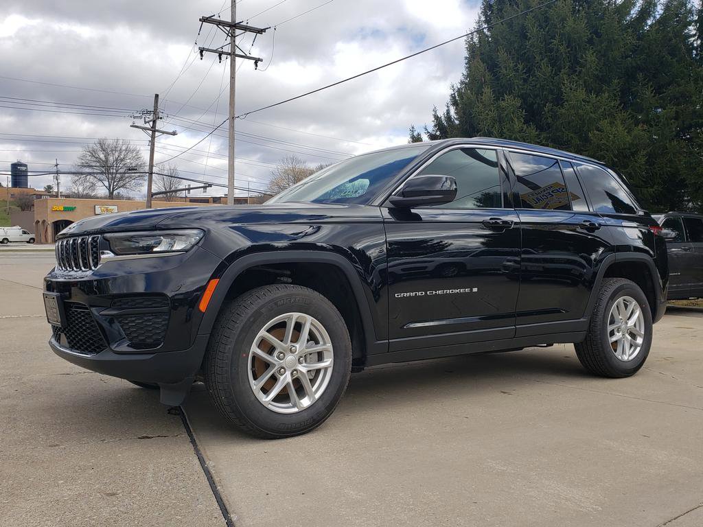 New 2025 Jeep Grand Cherokee Laredo X w/ Luxury Tech Group I image 8