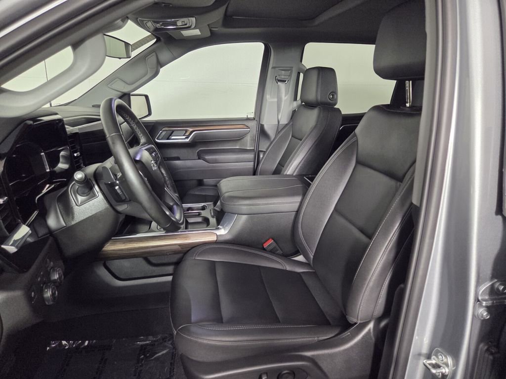 Used 2025 Chevrolet Silverado 1500 RST w/ Convenience Package II AWD/4WD image 12