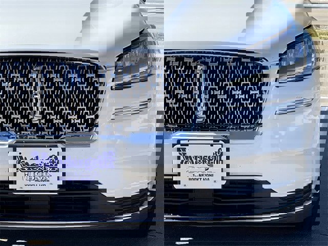 Used 2022 Lincoln Corsair Standard w/ Premium Package image 7