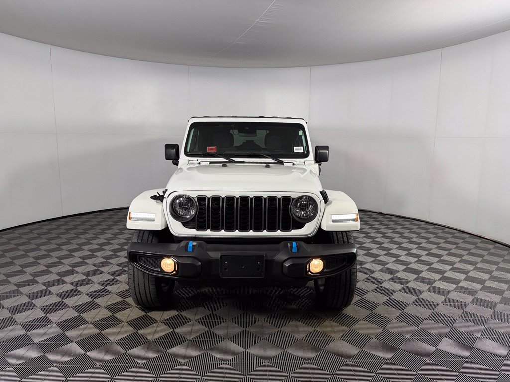Used 2024 Jeep Wrangler Unlimited w/ Convenience Group AWD/4WD image 4