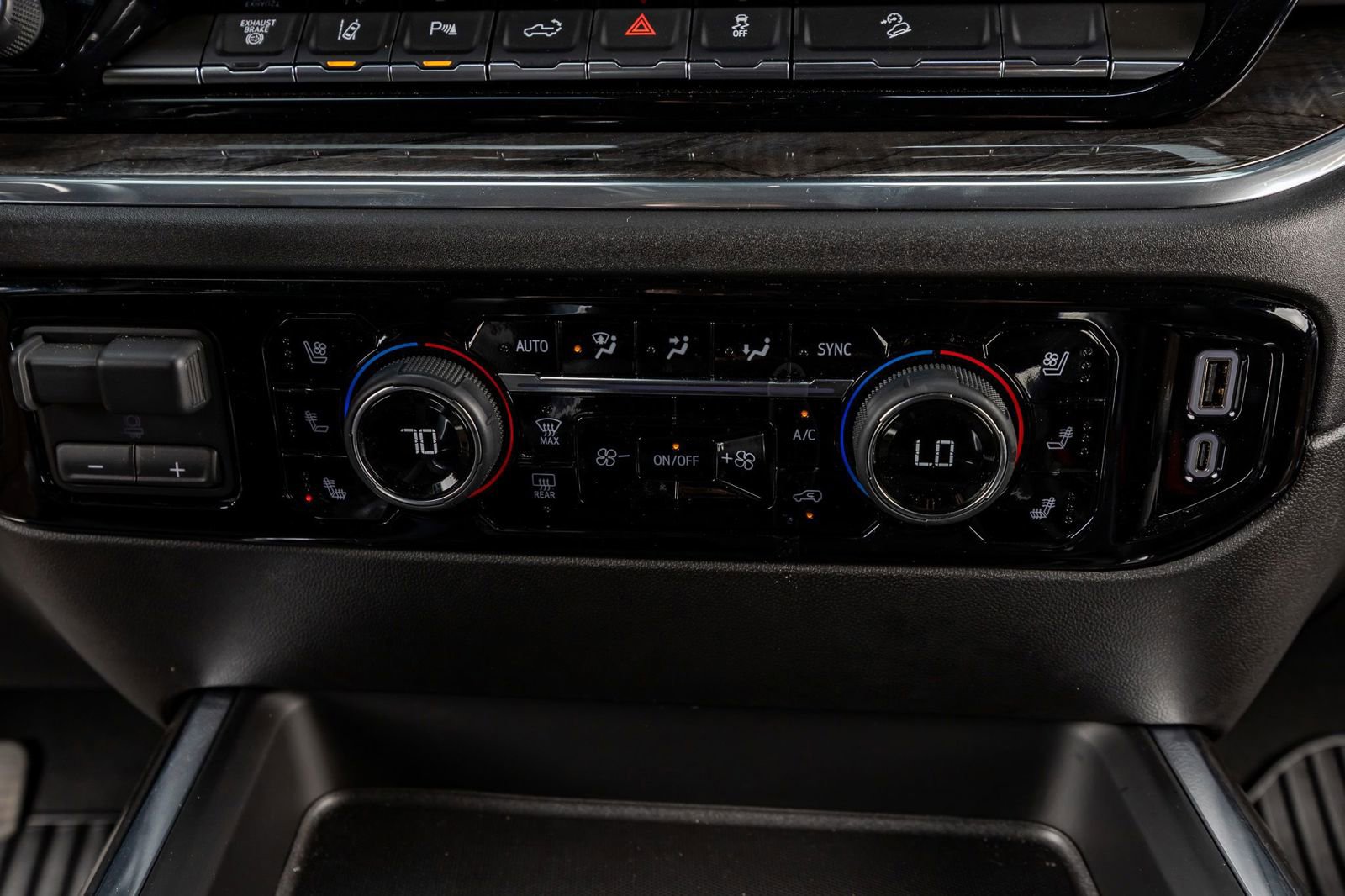 Used 2025 Chevrolet Silverado 3500 LTZ w/ LTZ Plus Package image 27