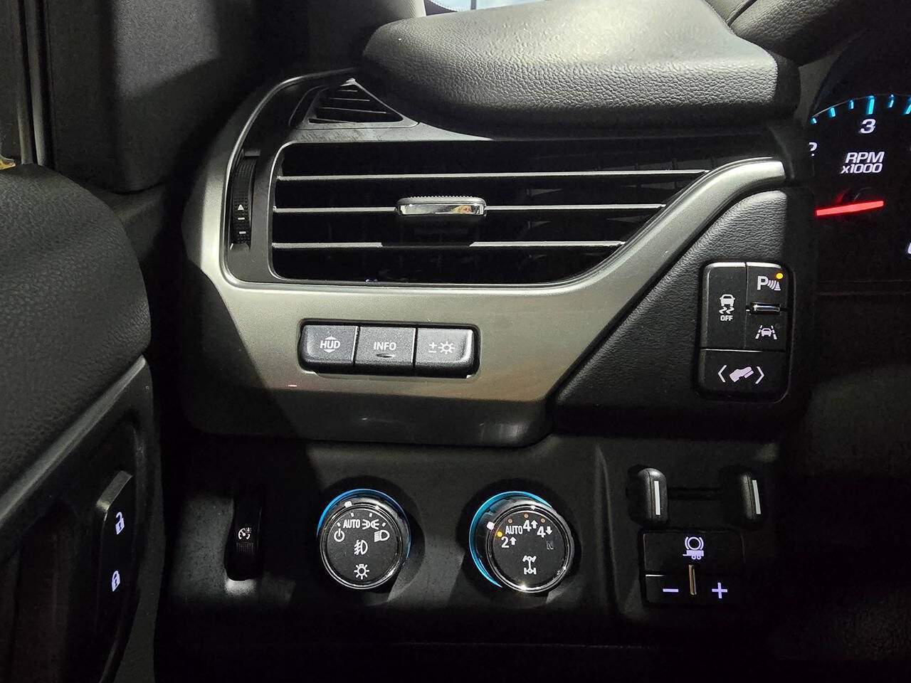 Used 2019 Chevrolet Tahoe Premier AWD/4WD image 20