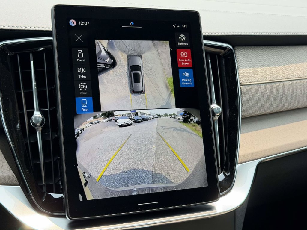 New 2026 Volvo XC90 B6 Plus w/ Protection Package Premier AWD/4WD image 4