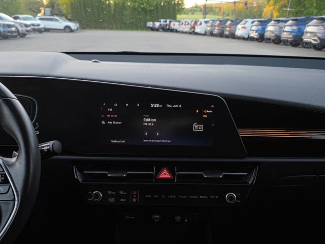 Certified 2023 Kia Niro EX FWD image 21