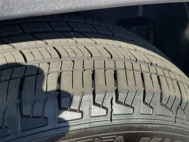 Used 2023 Nissan Frontier SV w/ Tow Package image 24