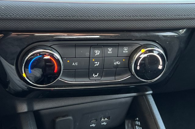 Used 2025 Chevrolet TrailBlazer LT FWD image 25