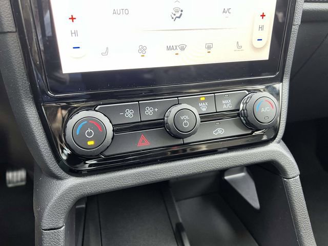 New 2025 Ford Ranger XLT w/ Equipment Group 301A High image 18