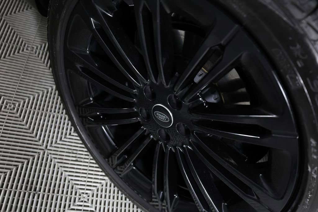 Used 2024 Land Rover Range Rover SE image 47