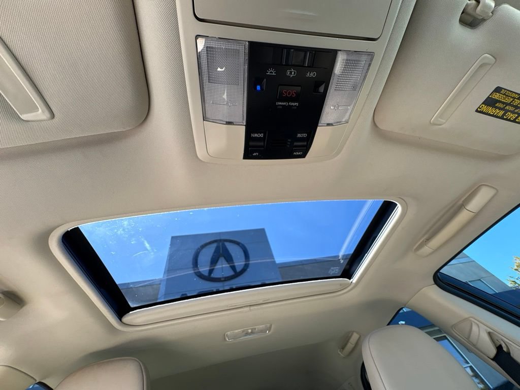 Used 2015 Lexus CT 200h w/ Navigation Package FWD image 29