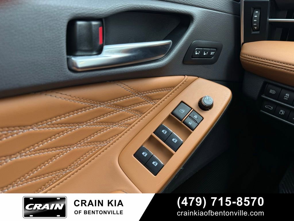 Used 2022 Toyota Avalon Limited w/ Advanced Safety Package FWD image 10