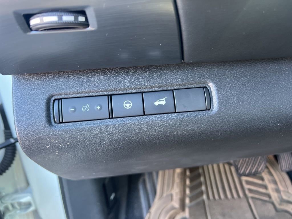 Used 2022 Nissan Pathfinder SL AWD/4WD image 24