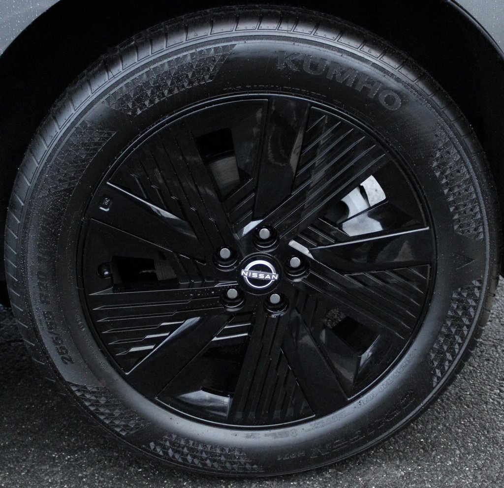 Certified 2025 Nissan Murano SV image 13