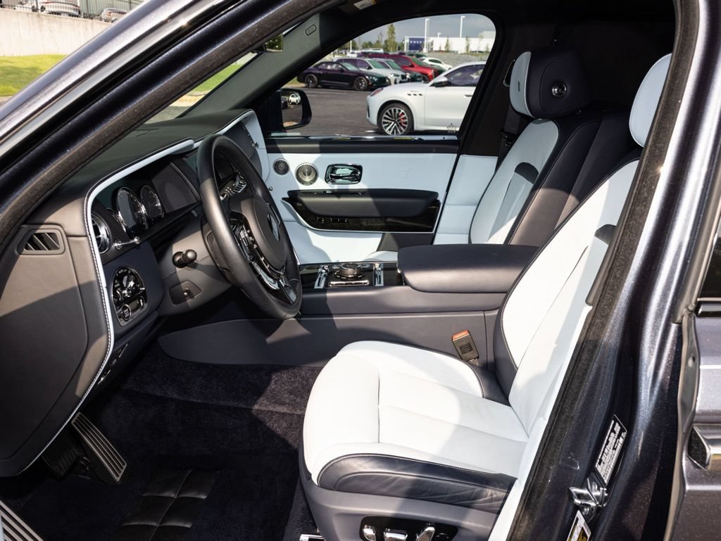 Certified 2022 Rolls-Royce Cullinan w/ Cullinan Package AWD/4WD image 29