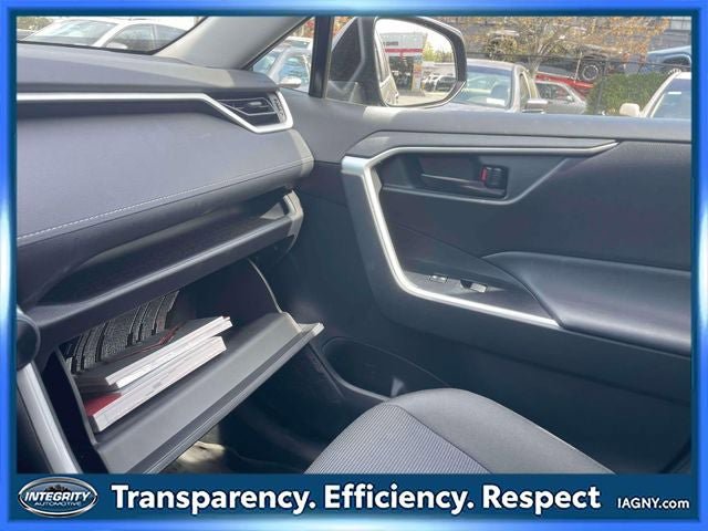 Used 2025 Toyota RAV4 LE image 38