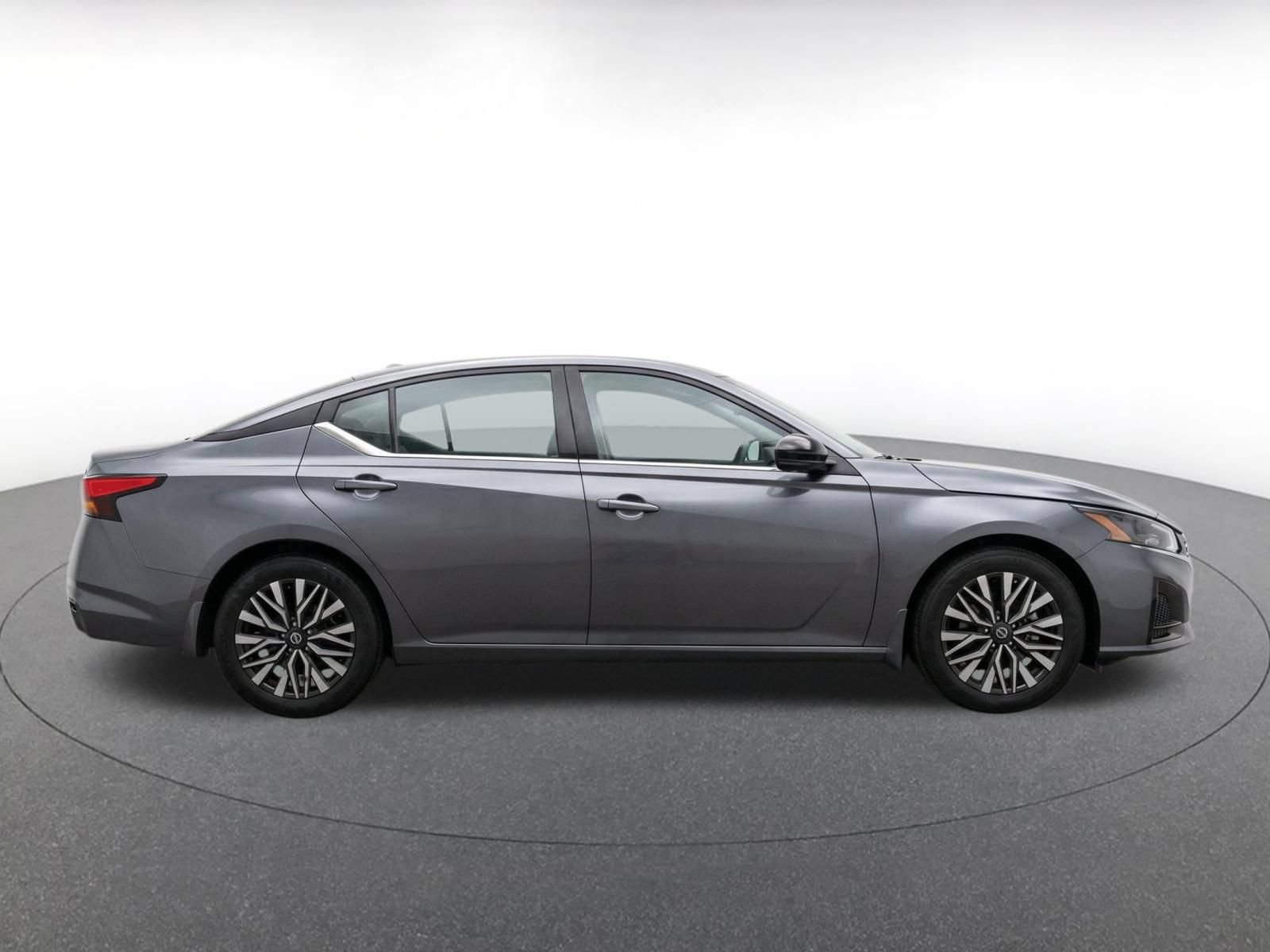 Used 2026 Nissan Altima 2.5 SV FWD image 10