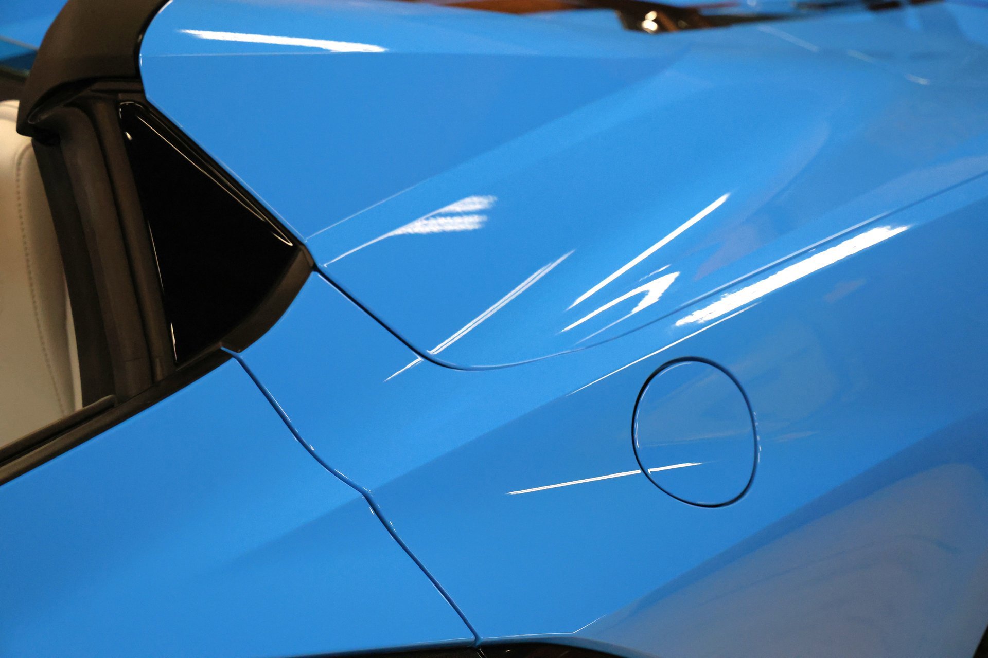Used 2021 Chevrolet Corvette Stingray Convertible w/ Z51 Performance Package image 16