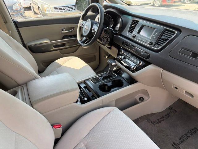 Used 2018 Kia Sedona LX FWD image 26