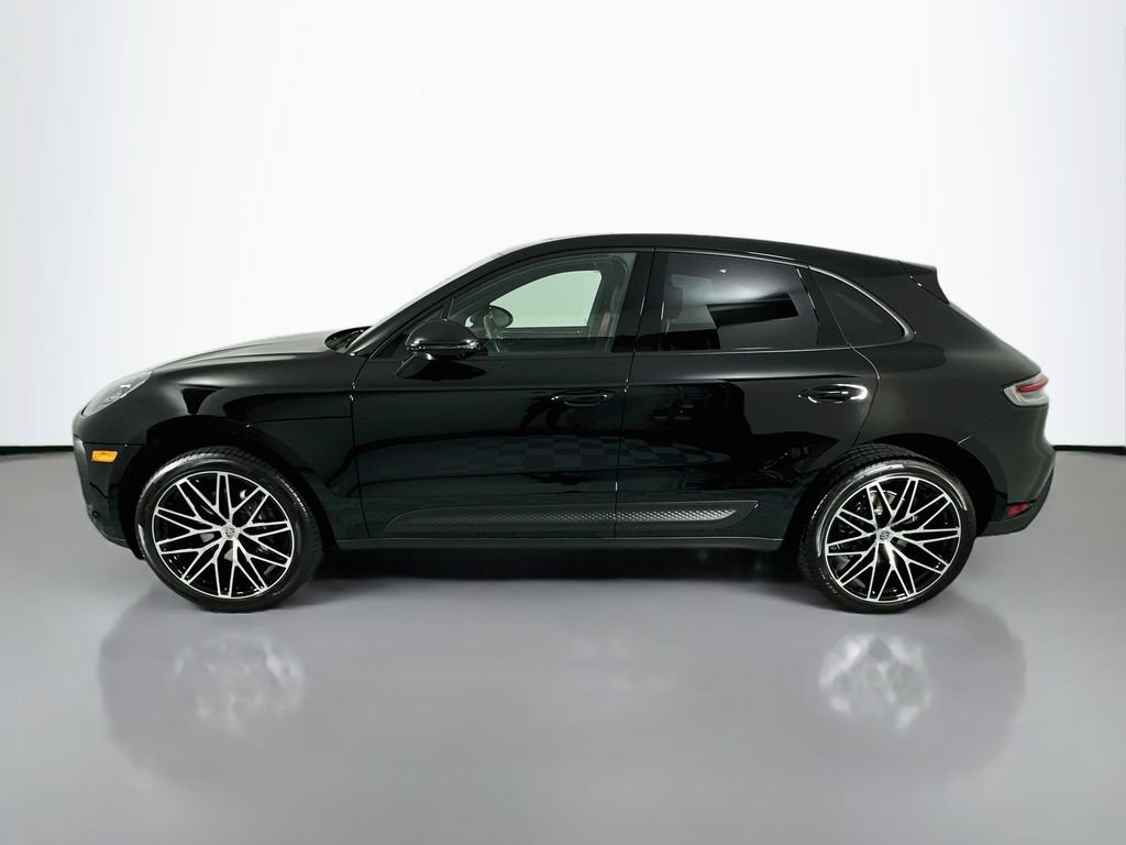Certified 2026 Porsche Macan AWD/4WD image 2