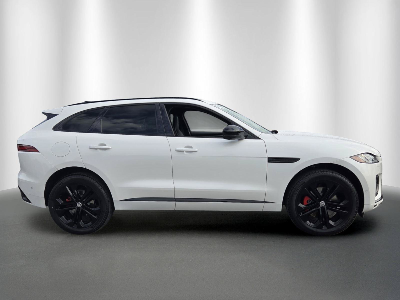 Used 2024 Jaguar F-PACE R-Dynamic S AWD/4WD image 8