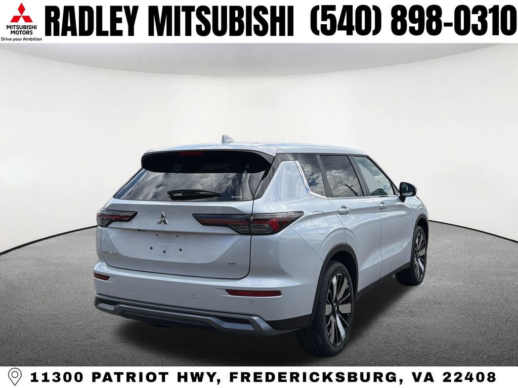 New 2026 Mitsubishi Outlander SE image 18