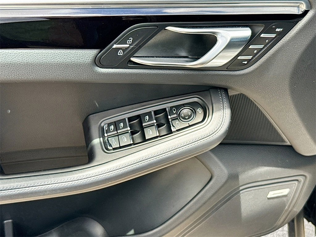 Used 2022 Porsche Macan S w/ Premium Package Plus image 19