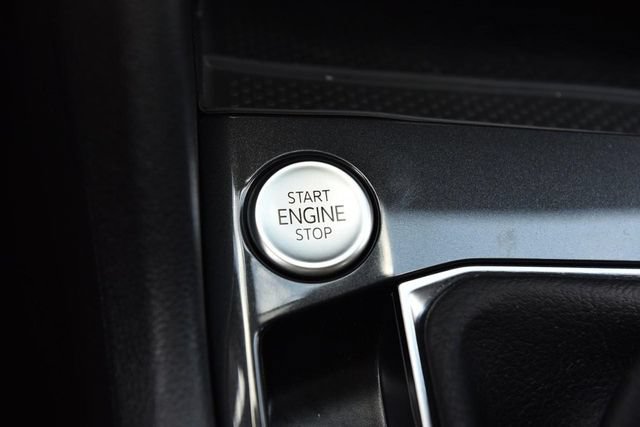 Certified 2024 Volkswagen Tiguan SE R-Line AWD/4WD image 17