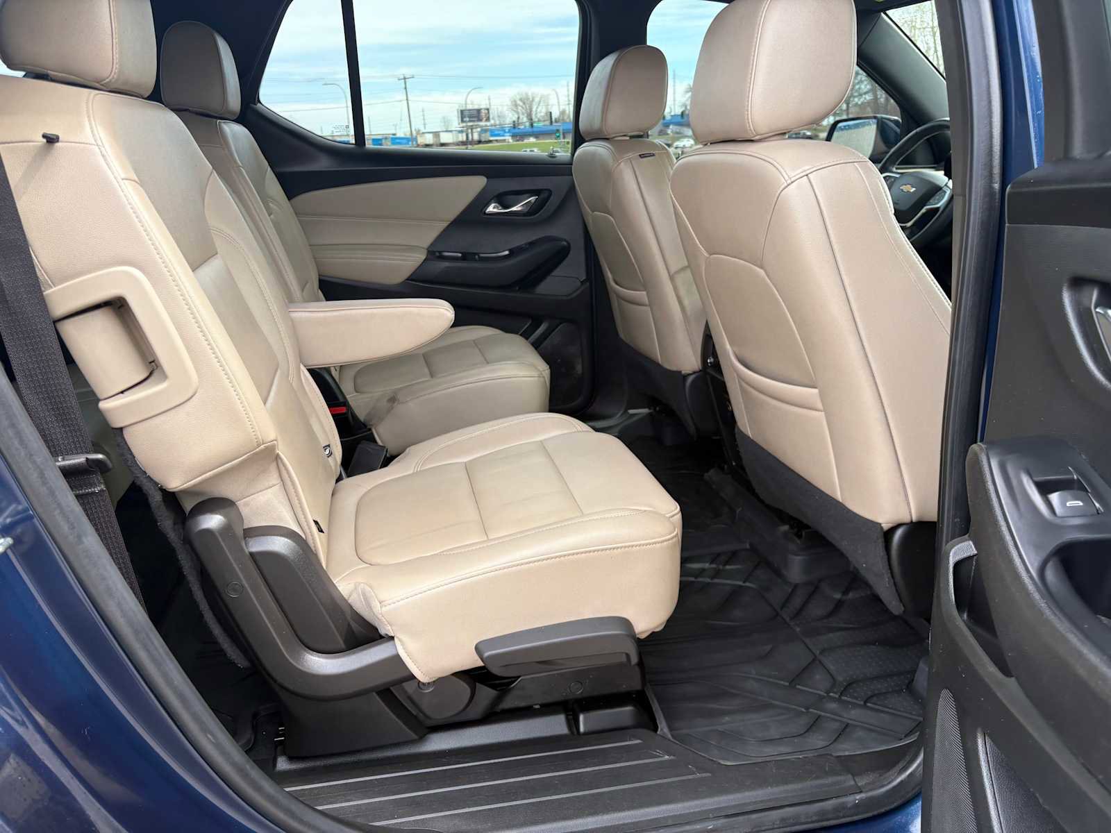 Used 2022 Chevrolet Traverse LT AWD/4WD image 12