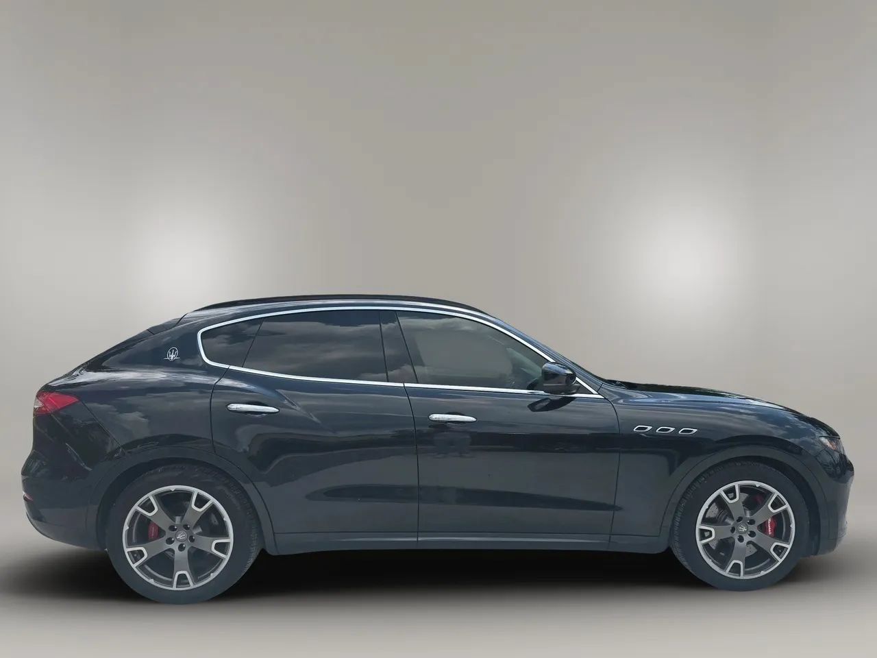 Used 2017 Maserati Levante S AWD/4WD image 9