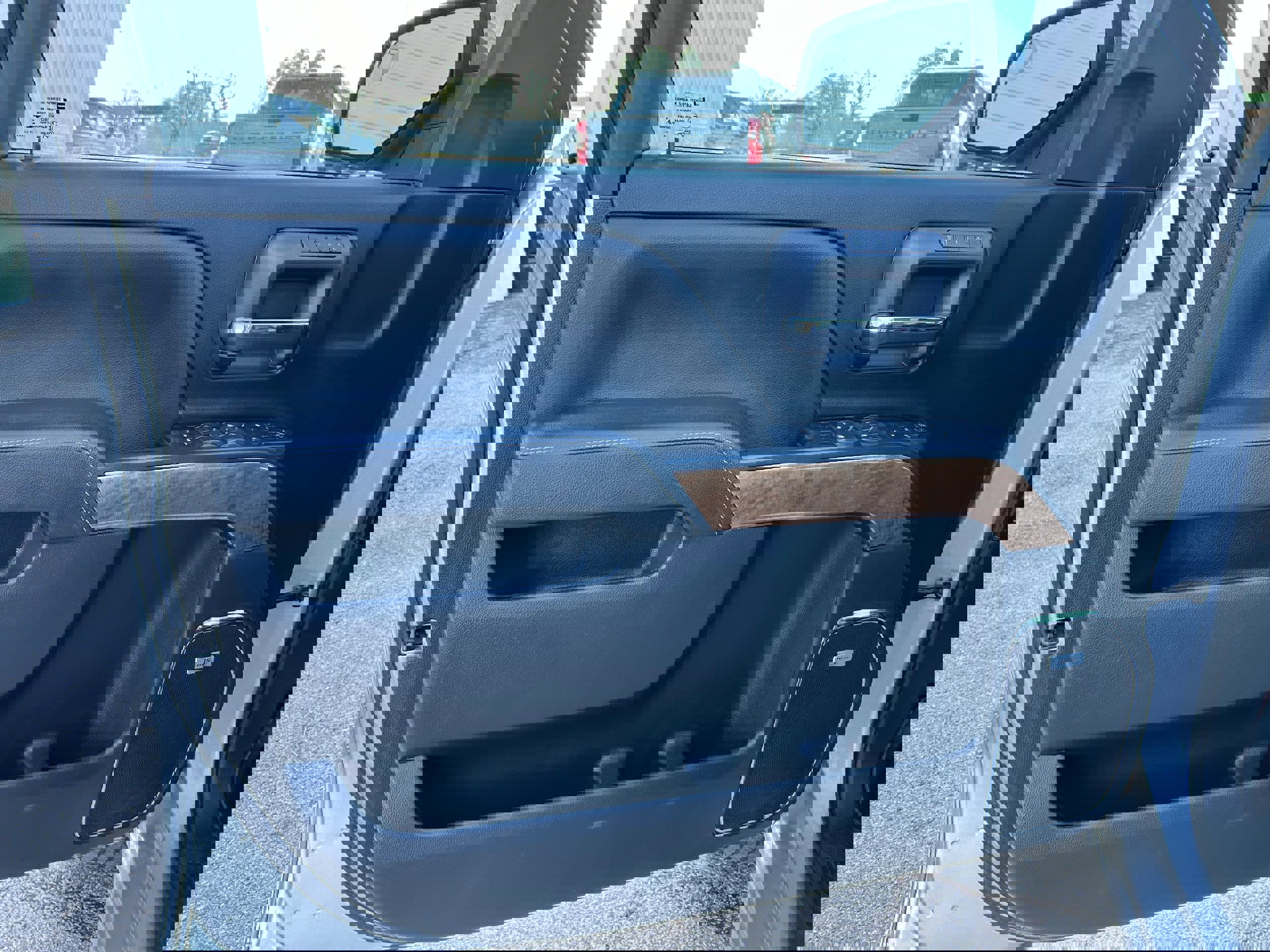 Used 2018 Chevrolet Silverado 1500 LTZ w/ Texas Edition image 11