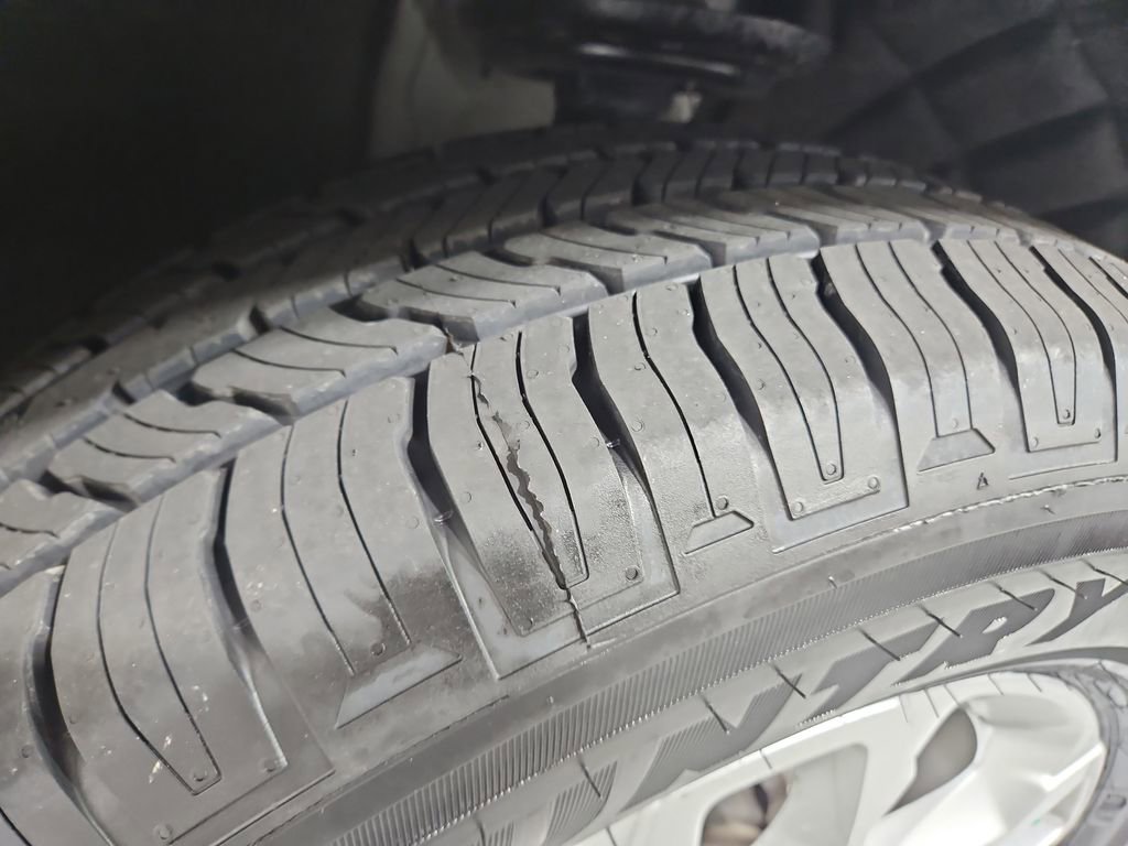 Used 2020 Chevrolet Traverse LS image 27