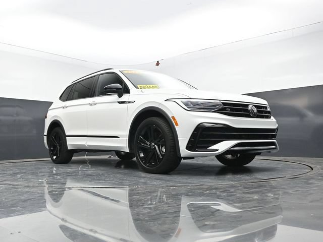 Used 2023 Volkswagen Tiguan SE R-Line AWD/4WD image 59
