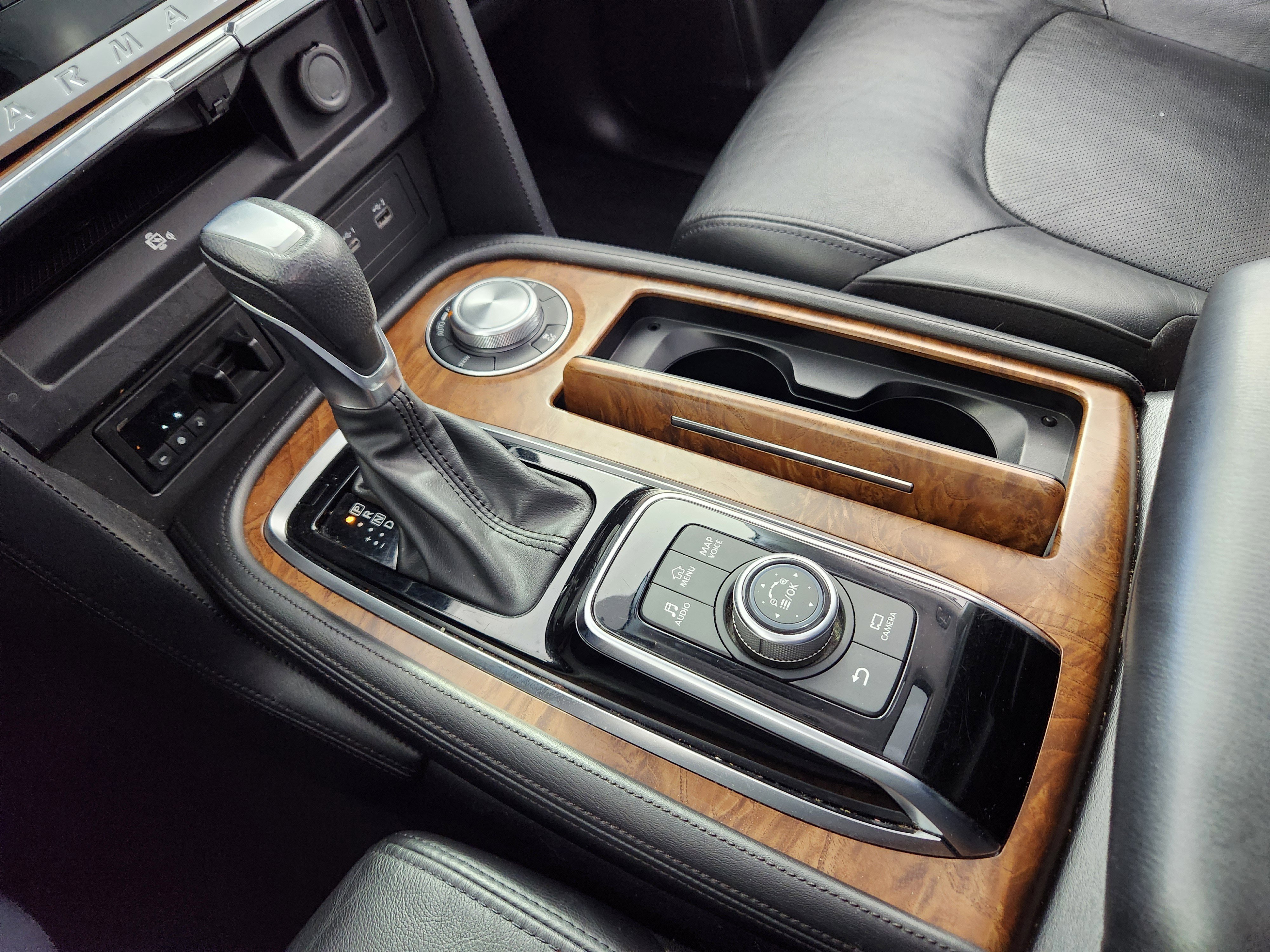 Used 2023 Nissan Armada SL w/ Captain's Chairs Package image 25