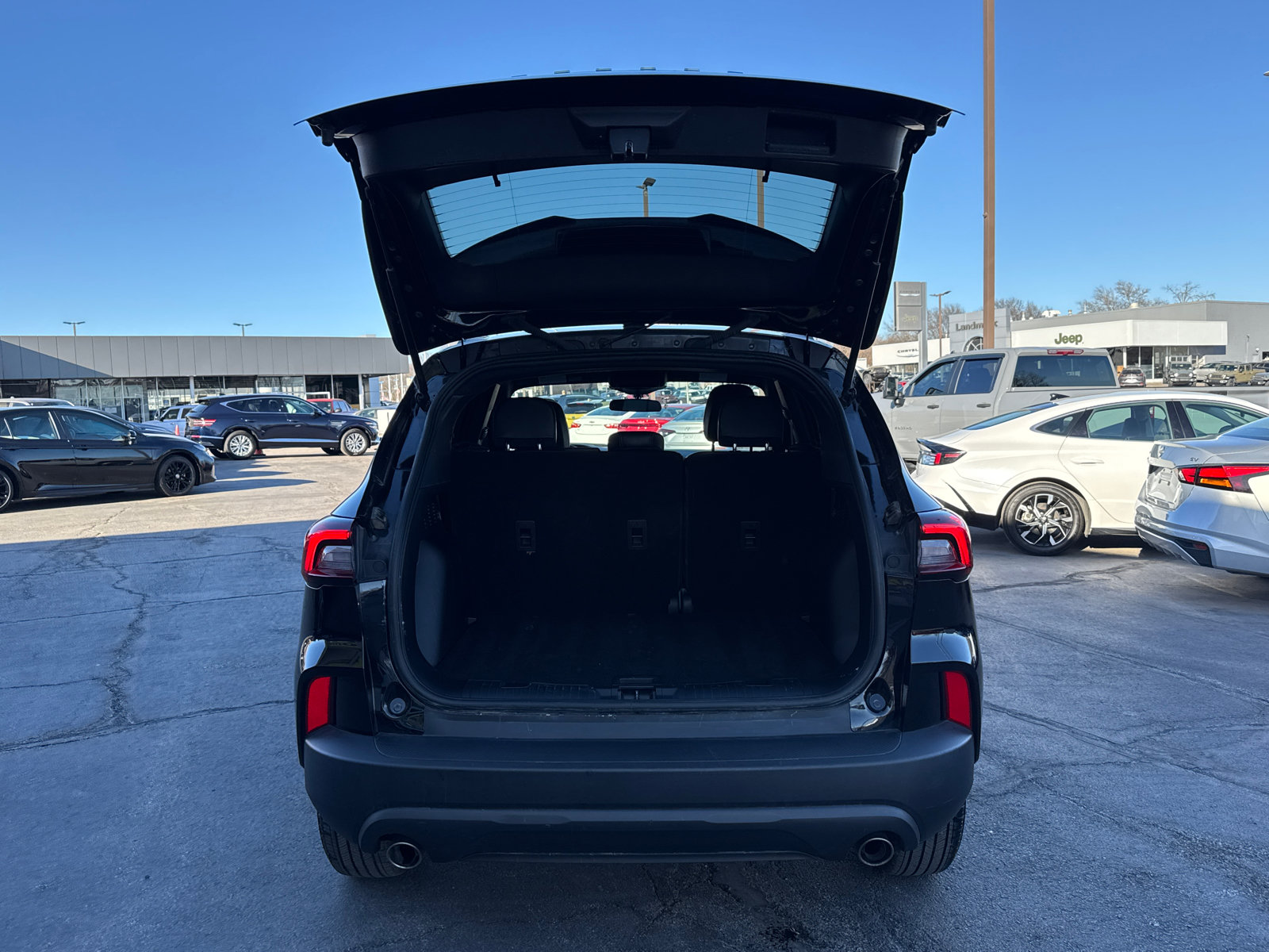 Used 2025 Ford Escape ST-Line AWD/4WD image 18