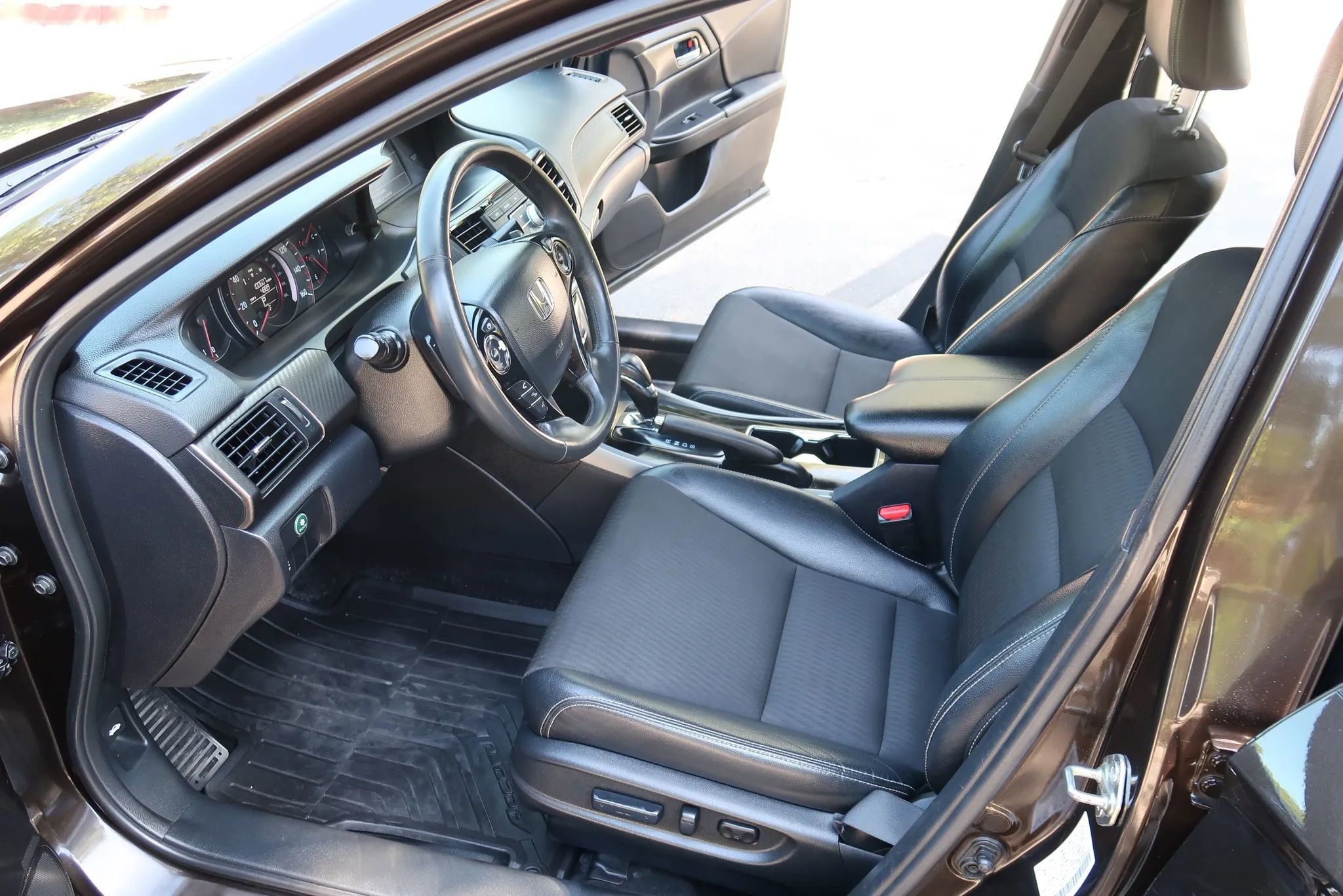 Used 2016 Honda Accord Sport image 11