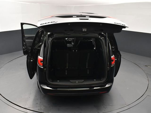 Used 2024 Chrysler Pacifica Limited w/ S Appearance Package image 29