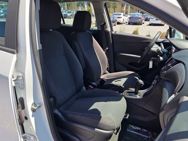 Used 2017 Chevrolet Trax LS image 17