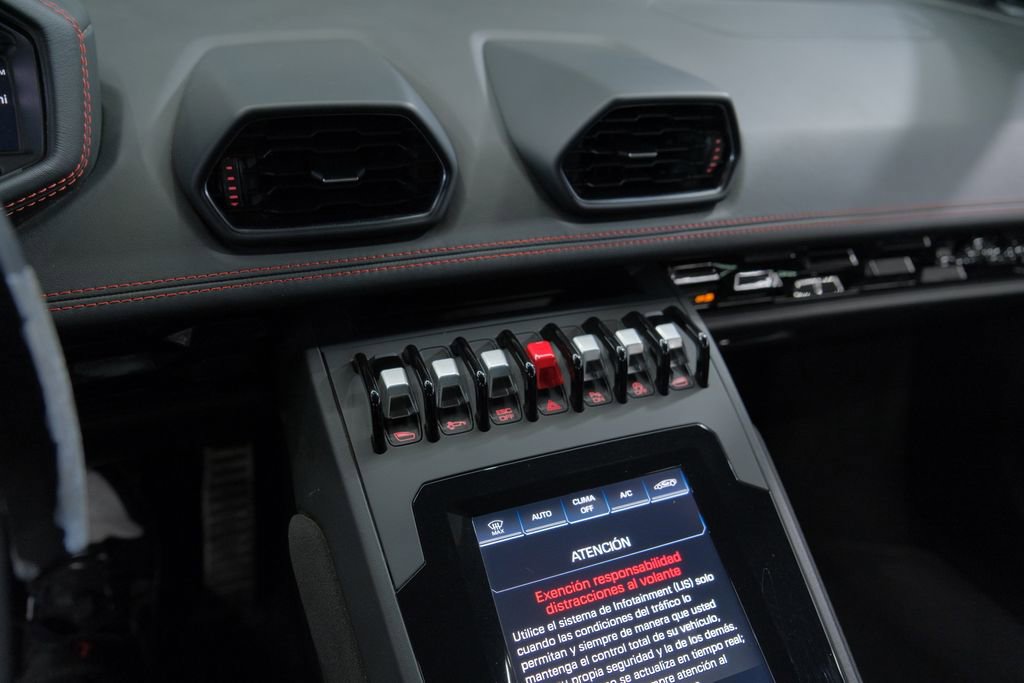 Used 2021 Lamborghini Huracan EVO image 52