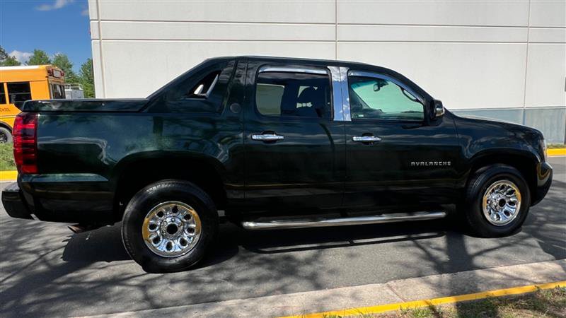 Used 2013 Chevrolet Avalanche LT RWD image 22
