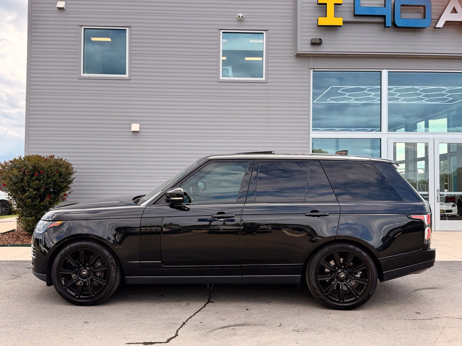 Used 2018 Land Rover Range Rover Supercharged AWD/4WD image 8